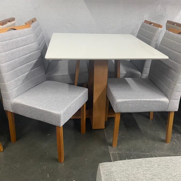 MESA MDF LAQUEADA COM VIDRO