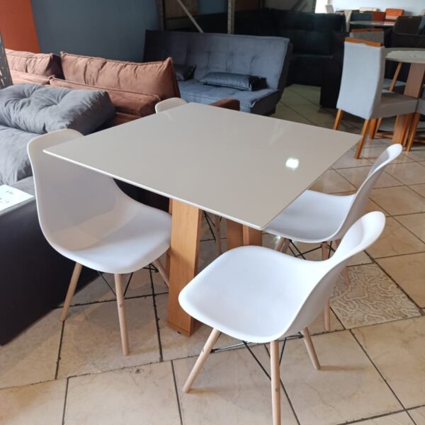 MESA LAQUEADA SEM VIDRO 0.90 x 0.90